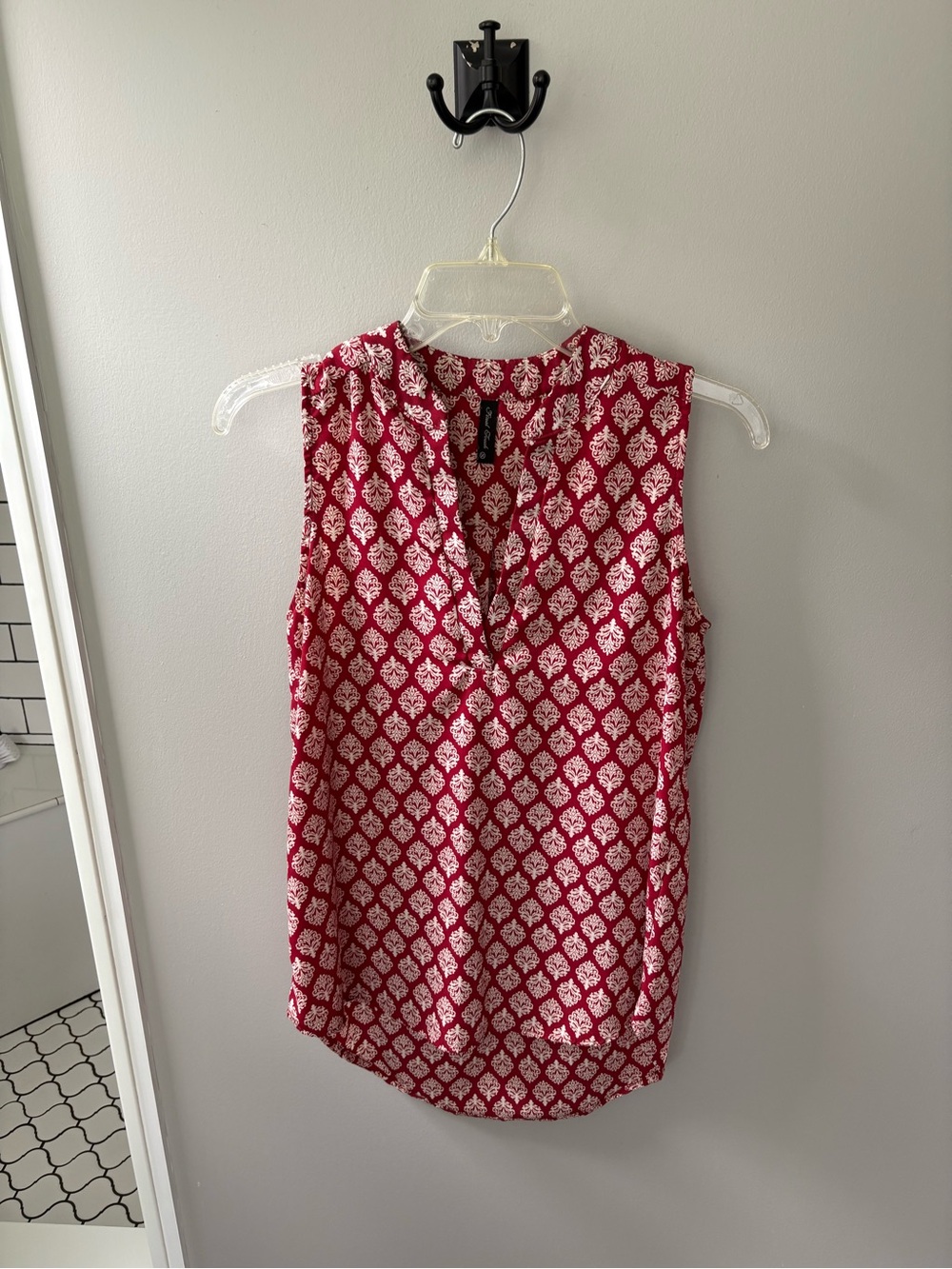 Final Touch Red and White Sleeveless Patterned Camisole